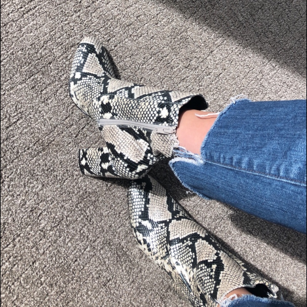 ALDO Snakeskin booties - Picture 2 of 5